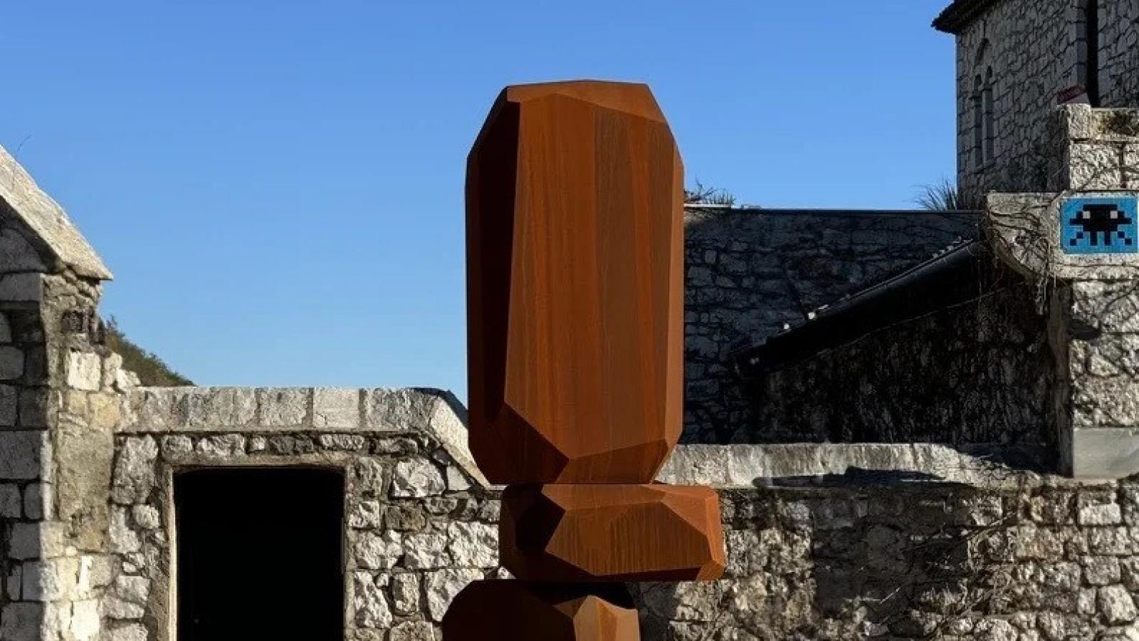 RockFormationTower318, 2023 Corten steel 318 x 126 x 102 cm