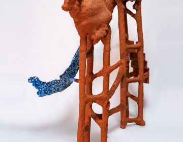 Gautier Ferrero, Taureau, 2020, Céramique, 75 x 35 x 51 cm. Courtesy de l’artiste et de la galerie Catherine Isser